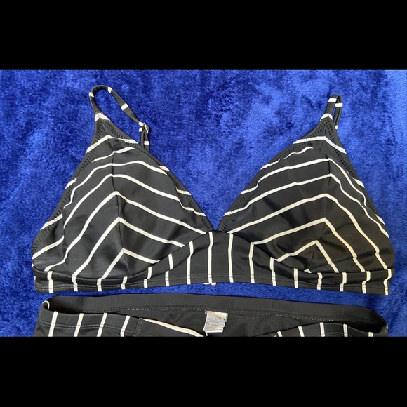 Old Navy bikini set sz large - Picture 5 of 9